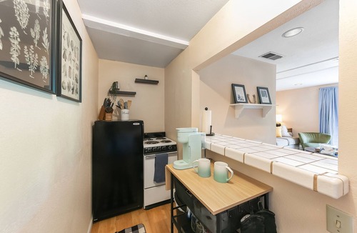 Auburn House | Private 1BR Guesthouse Close to DT Auburn