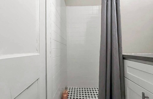 Hyde Park Apartment | Private 1BR Haven in a Prime Area