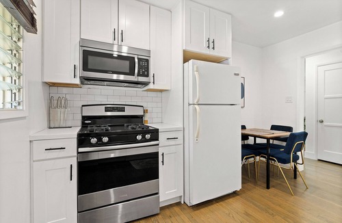 Westchester House | Private 1BR Modern Home in Westchester w/Parking