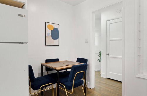 Westchester House | Private 1BR Modern Home in Westchester w/Parking
