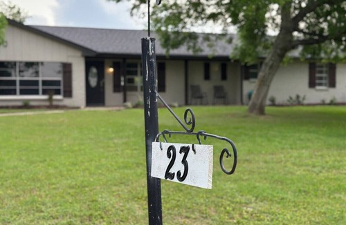 Harvey Hillsides House | Private 2 Acre Homestead