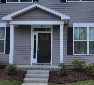 Hampton Villa | Private 2 Bedroom 2.5 Bathroom townhouse