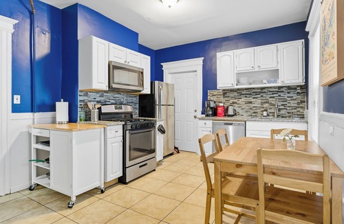 East Orange Apartment | Private 2-bedroom apartment near NYC and EWR