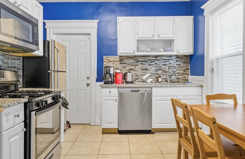 East Orange Apartment | Private 2-bedroom apartment near NYC and EWR