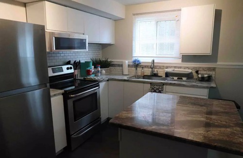 St. Catharines House | Private 2 bedroom basement apt