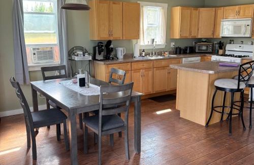 Newport Center Apartment | Private 2 Bedroom Lofted Garage Getaway