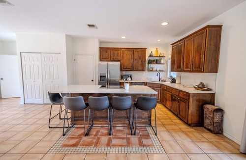 Canyon Lake House | Private 20 Acres-HotTub-Pool-Overlooks-Family Reunions-Micro Weddings!