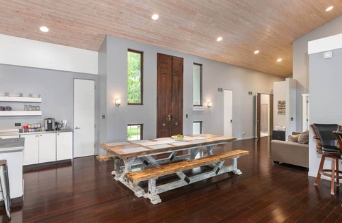 Ottawa House | Private 200-Acre Estate Near Starved Rock