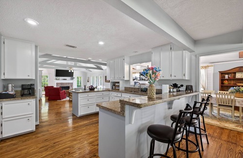 Oakland Other | Private 27-Acre Ranch Sleeps 17 Game Room & Fire Pit Near Round Top