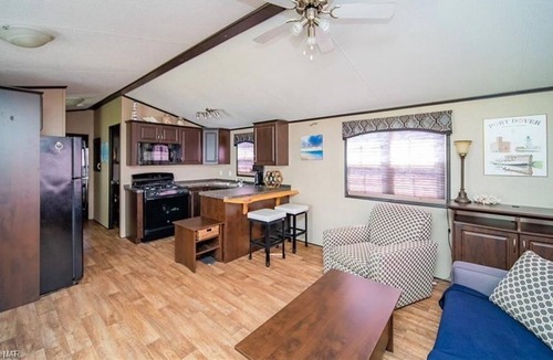 Virgil House | Private 2bdrm cottage in Vine Ridge Resort