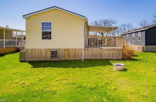 Virgil House | Private 2bdrm cottage in Vine Ridge Resort