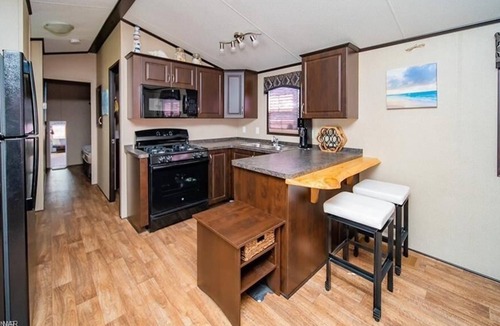 Virgil House | Private 2bdrm cottage in Vine Ridge Resort