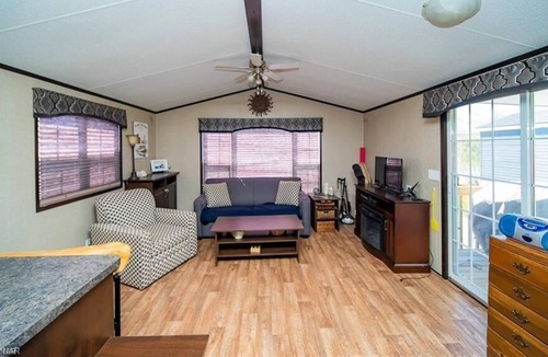 Virgil House | Private 2bdrm cottage in Vine Ridge Resort