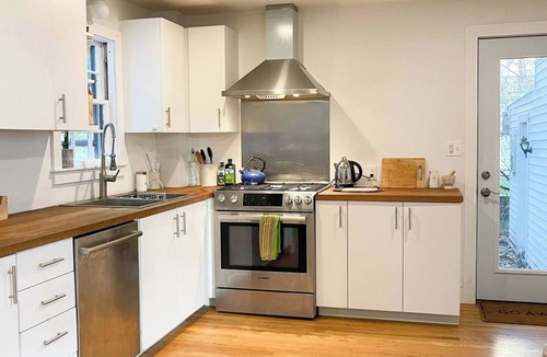 Elmhurst House | Private 2BR Apartment in House with Backyard