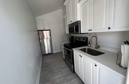 Sunset Beach House | Private 2BR bungalow #10