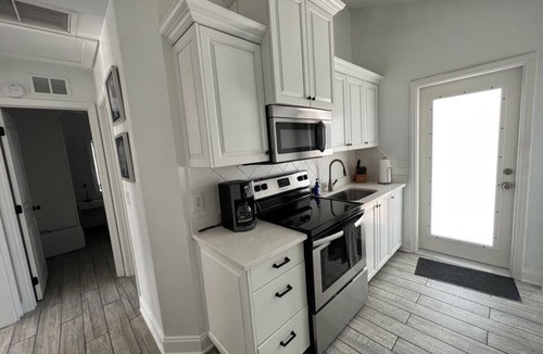 Sunset Beach House | Private 2BR bungalow #10