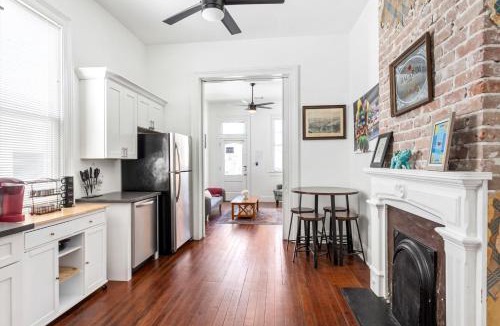 Freret Apartment | Private 2BR Condo in Uptown by Hosteeva