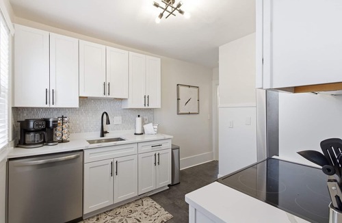 Ferndale Apartment | Private 2BR Ferndale Flat - Walk to Downtown!