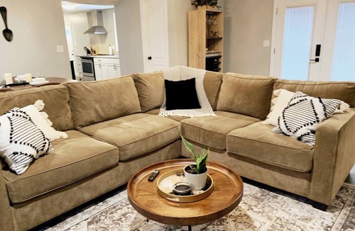 Hermann House | Private 2BR Hermann Home w/Deck + Trolley Pickup - Great Event-Ready Stay!