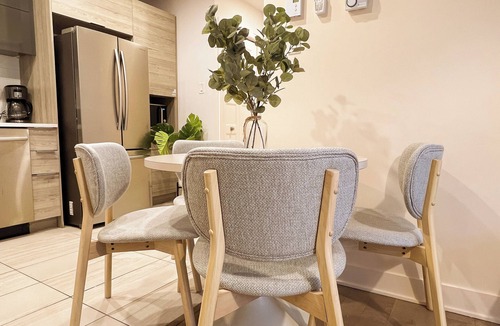 Cote-Des-Neiges—Notre-Dame-De-Grace Apartment | Private 2BR Suite | Central & Comfortable Stay