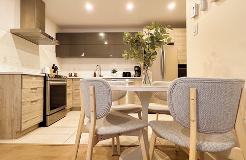 Cote-Des-Neiges—Notre-Dame-De-Grace Apartment | Private 2BR Suite | Central & Comfortable Stay