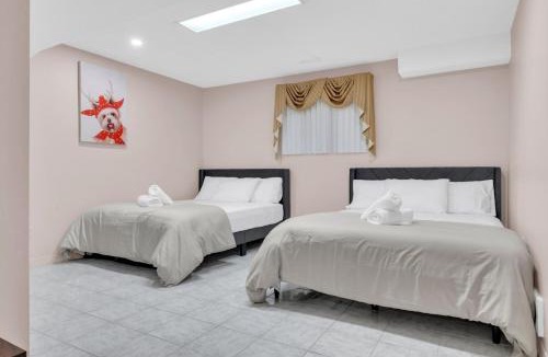 LaSalle House | Private 2BR Suite Near Ambassador Bridge