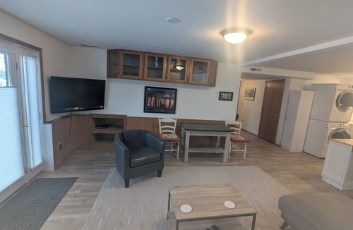 Miller Creek House | Private 2BR1 BA Guest Suite with Patio, Laundry, Parking