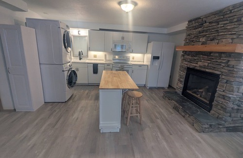 Miller Creek House | Private 2BR1 BA Guest Suite with Patio, Laundry, Parking