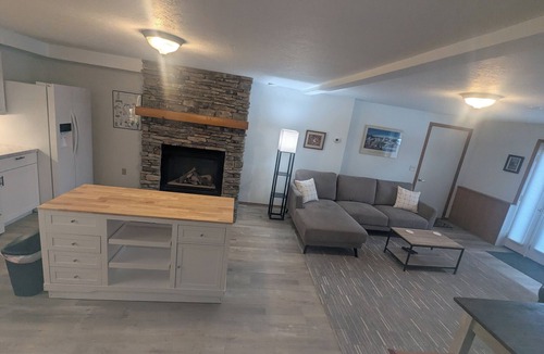 Miller Creek House | Private 2BR1 BA Guest Suite with Patio, Laundry, Parking