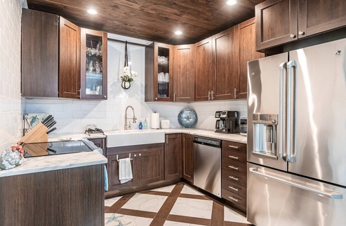 North Andrews Gardens House | Private 3/2 home, heated salt water pool, under 3 miles to beach