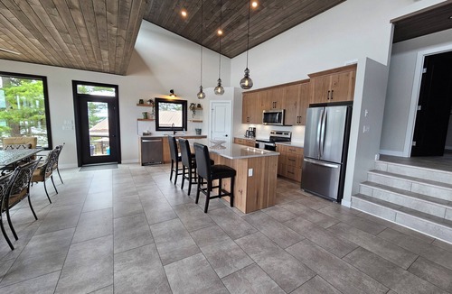 Sioux Narrows Nestor Falls House | Private 3.5 Acre King Island on Lake of the Woods