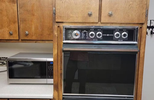 Boardman House | Private 3 Acre House + 30 amp Hookup.