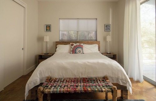 Kyle Hotel | Private 3 bedroom house with a backyard & hot tub