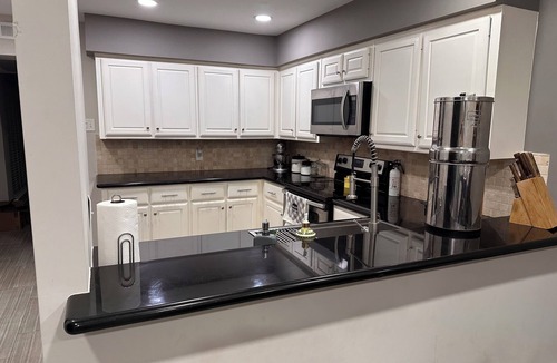 Southwest Carrollton House | Private 3 bedroom Townhome on golf course, Open for FIFA! Great for groups.