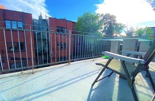 Plateau Mont Royal House | Private 3-level townhouse+23 Bed&Sofa bed+Sunny Terrace&Balcony+Free Parking