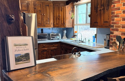 West Townshend Ski Chalet | Private 30-Acre Chalet - Hot tub,nSauna, Trails