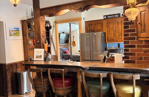 West Townshend Ski Chalet | Private 30-Acre Chalet - Hot tub,nSauna, Trails