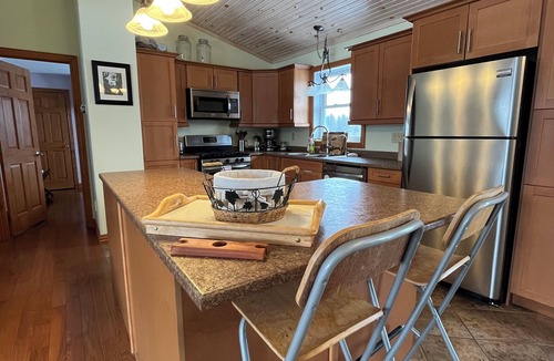 Dunsford Other | Private 34 acre Retreat wt Farmhouse | Hottub | Bunkie | Trails