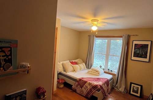Dunsford Other | Private 34 acre Retreat wt Farmhouse | Hottub | Bunkie | Trails
