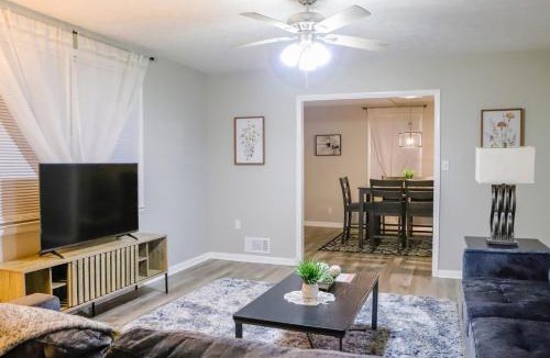 Ellenwood House | Private 3BDR Oasis Excellent for groups!