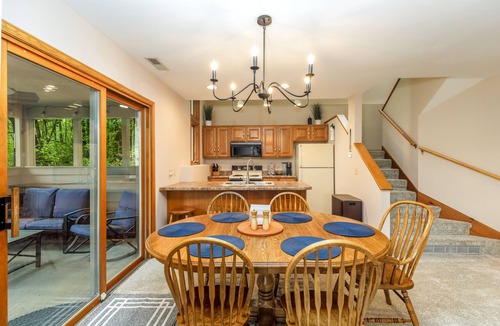 The Galena Territory House | Private 3BR/2BA Territory Home Nestled in the Trees - Stonecrest