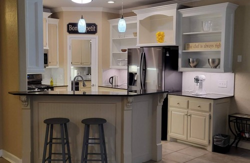 Moore House | Private 3BR Moore Home w/Garage Near OKC & Norman