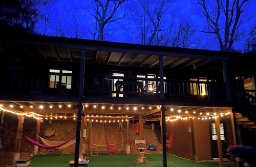 Edwards House | Private 3BR Treehouse Retreat @ Lake Ozark