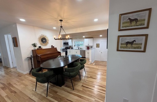 Chappells House | Private 4-Acre Pool Retreat Sleeps 14 Pet-Friendly
