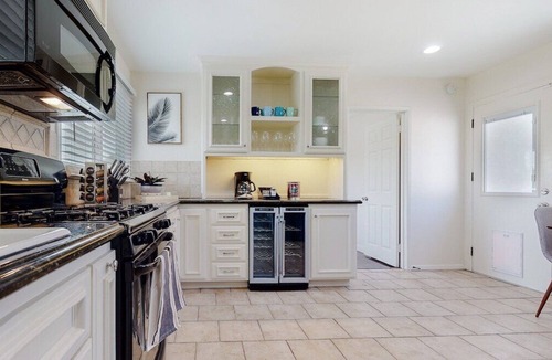 Del Rey House | Private 4BR House | Close to Beaches | Near LAX