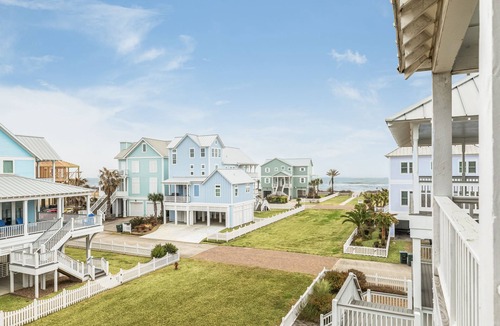 Beachside Village House | Private 5/4.5 Home Steps from Beach and minutes from Galveston attractions
