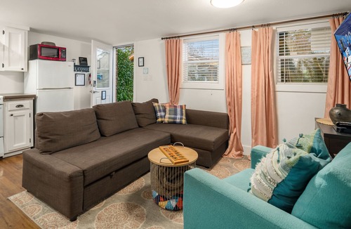 Three Tree Point Apartment | Private 5 Star One Bedroom Bungalow near the Airport/Ocean and 15 min to Seattle