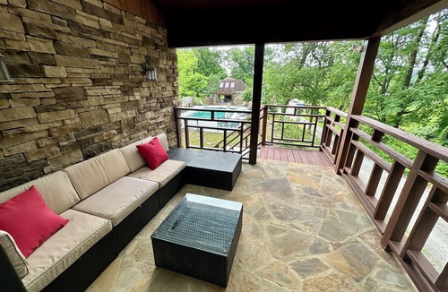 Hermitage House | Private 60 Acre Estate Former Kenny Rogers Ranch w Pool, Trails & Firepits