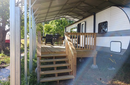 Centerville House | Private 65-Acre Prairie Retreat with 3.5 Miles of Trails