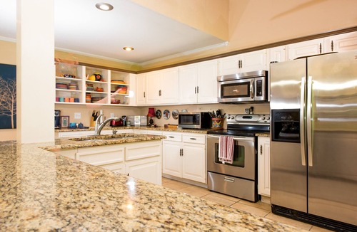 Kemp Cabin | Private 7 Bedroom Country Home On 5 Acres 10 Min From The Lake- Pool/Hot tub